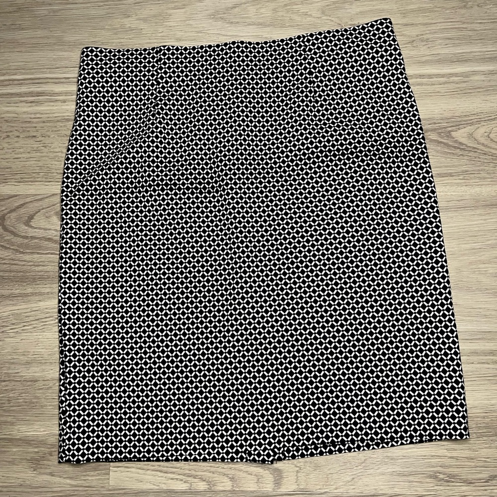 J. Jill Ponte Pencil Skirt geometrical black and white Sz Large Casual Career